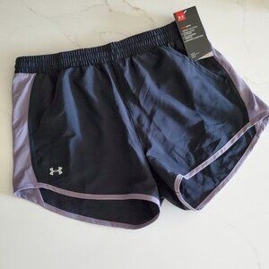 (NEW) Under Armour Women's Shorts with pockets & built-in liner, Size S